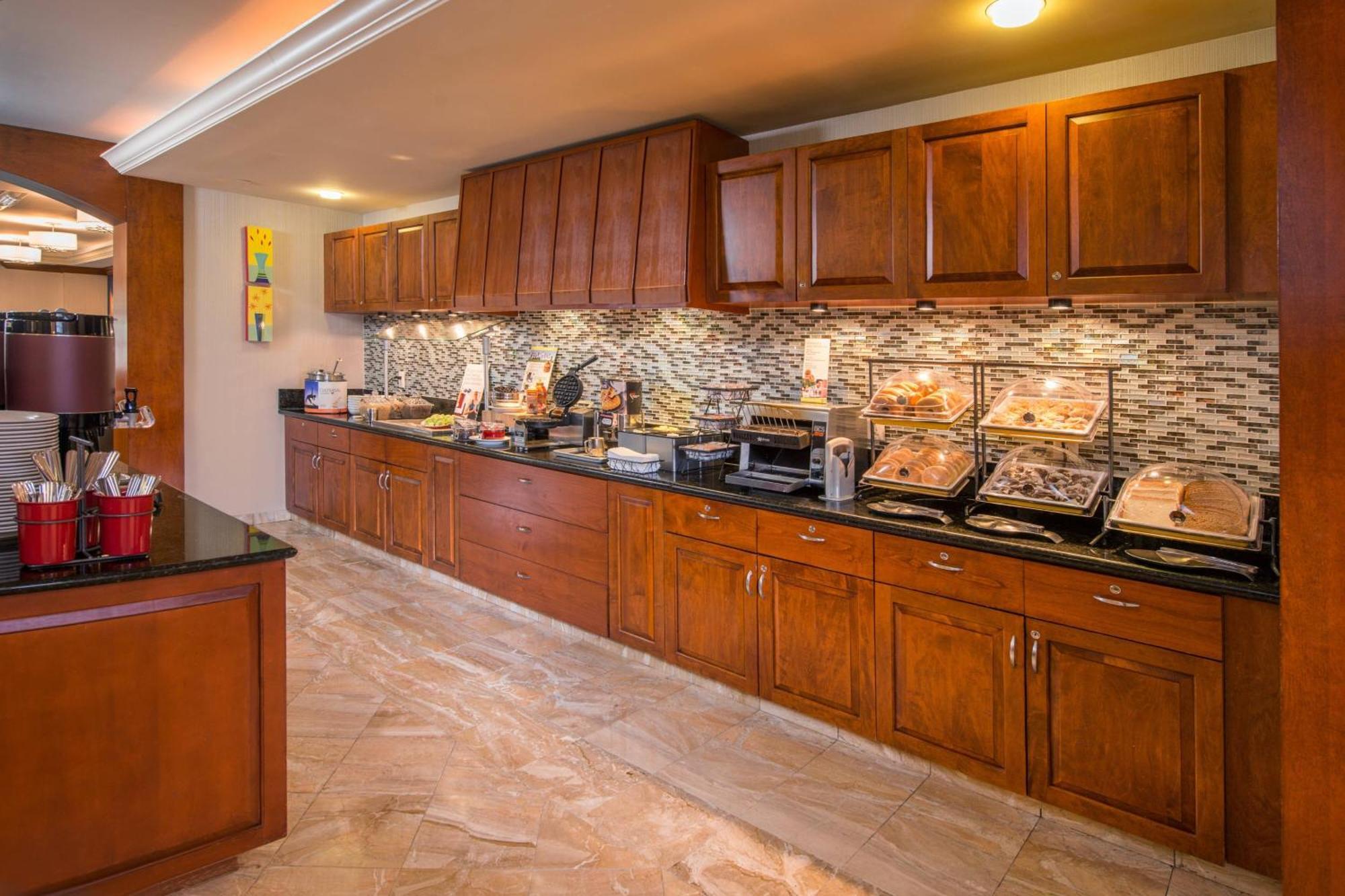 Dulles Airport At Dulles 28 Centre Hotel 3*